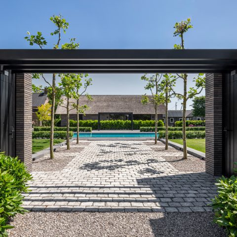 Moderne villa aan het water