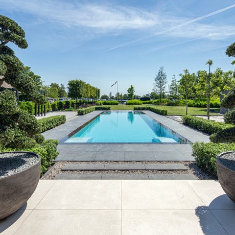 Moderne villa aan het water