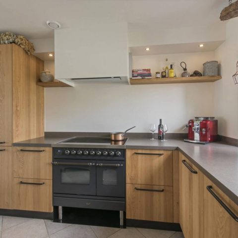 Handmade kitchen with ILVE Nostalgia induction stove