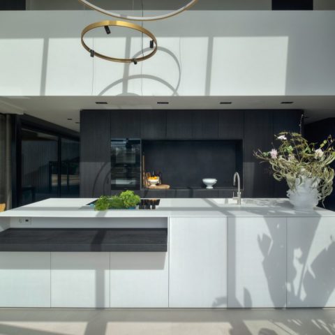 Grezzo metal : Weathered blacked steel