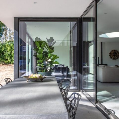 Beton- en betonlook in een moderne nieuwbouwvilla