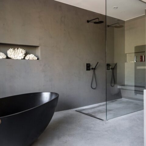 Beton- en betonlook in een moderne nieuwbouwvilla
