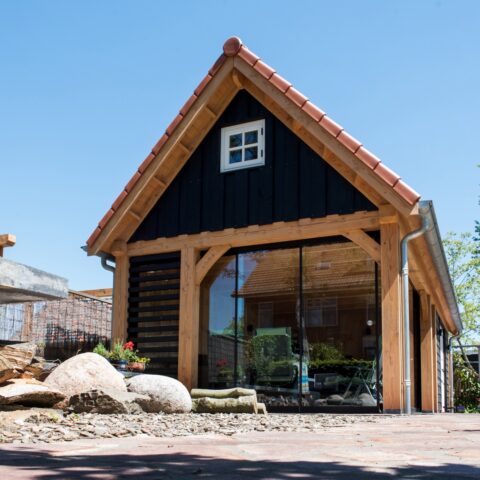 Houten tuinhuis met schuur