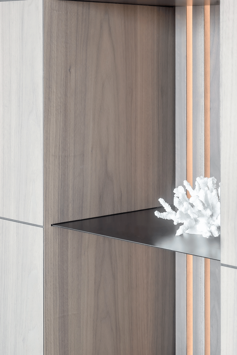 rivestimento in legno per pareti: soggiorno moderno con mobili in legno e dettagli di design, Luxury, Design, Exclusive, Modern, Custom Made, Special, Beautiful