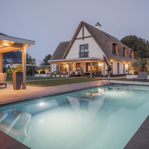 Rhoon veranda en poolhouse