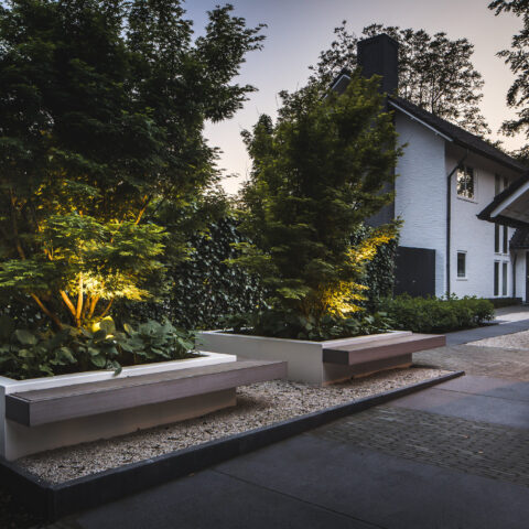 Designtuin met zwembad en poolhouse