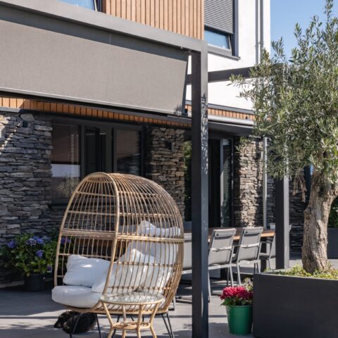 Pergola terraszonwering, rolluiken en buitenjaloezieën