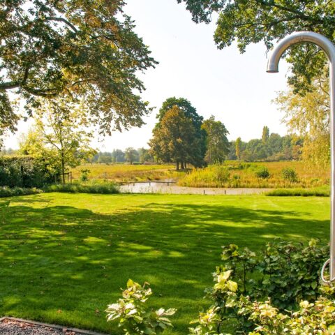 Tuin aan het water