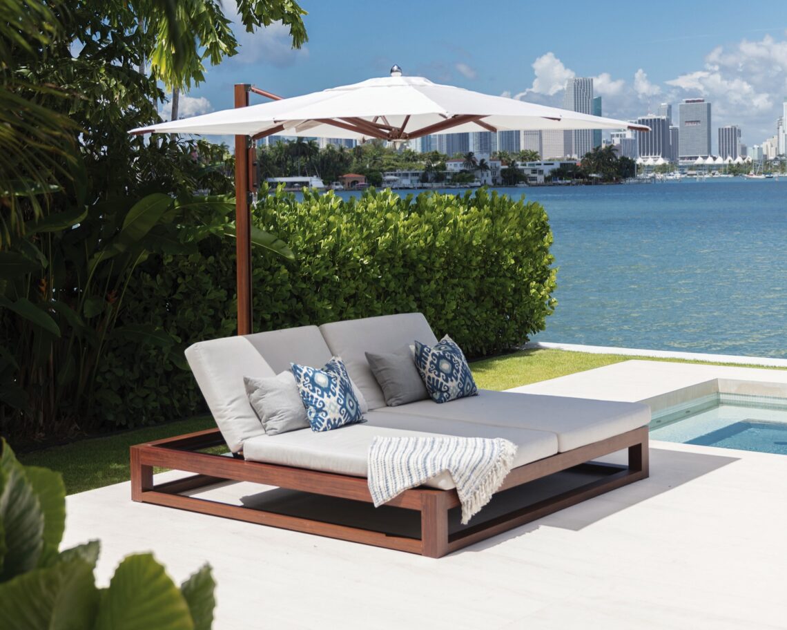 Solanox Double Chaise Lounge met luxe parasol