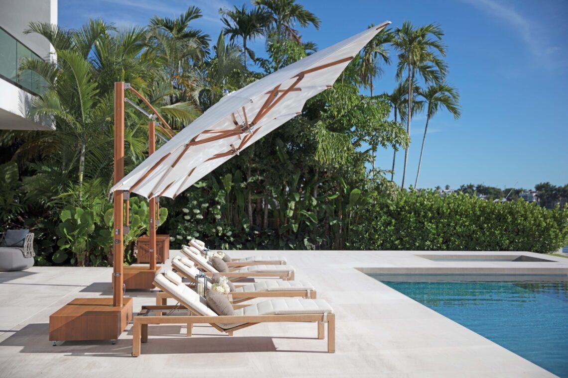 Solanox Double Chaise Lounge met luxe parasol
