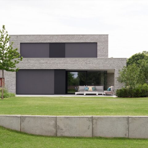 Modern garden with height differences in Flemish Brabant