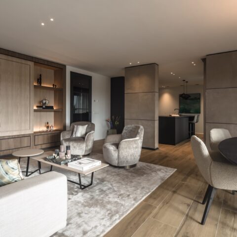 Stijlvol interieur met leerafwerking