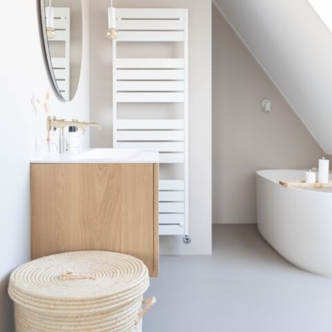 Cast floor in modern interior
