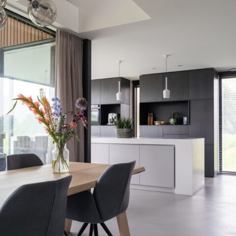 Cast floor in stylish decor