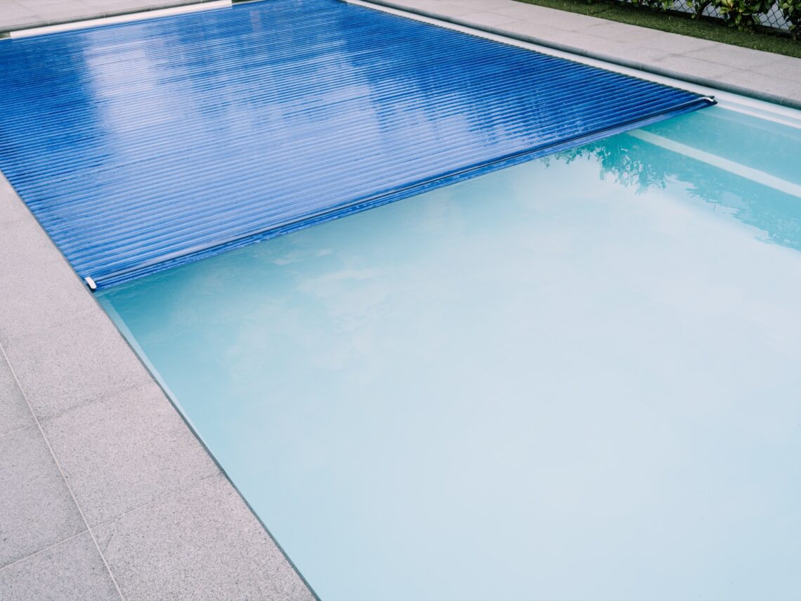 Why install a Roldeck® pool cover on your pool?