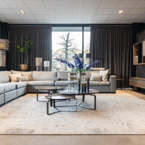 Interieur met high-end karpet