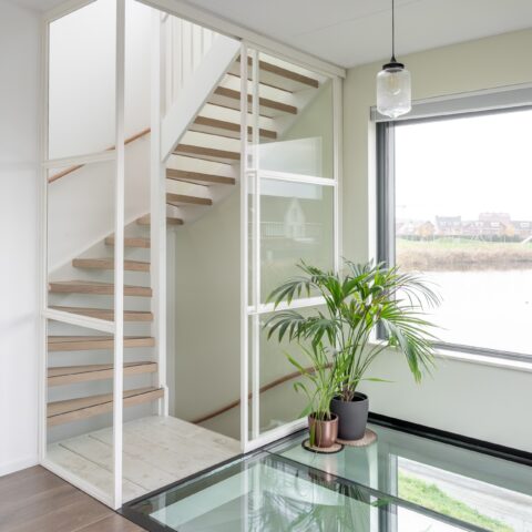 Walkable glass in a steel structure