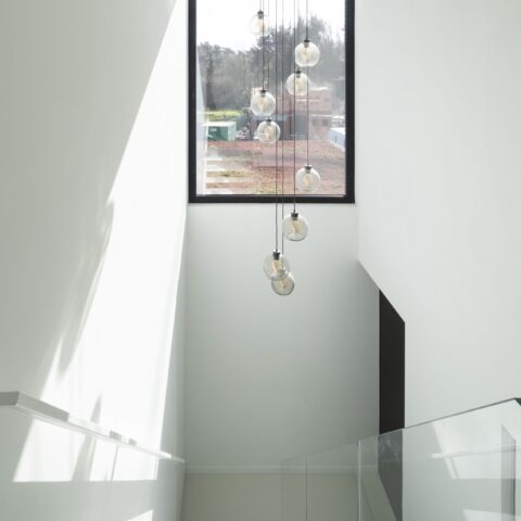 Floating staircase with steps in Corian