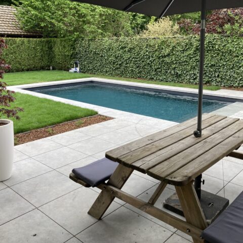 Project Helmond: Sleek finish with a tile seating platform