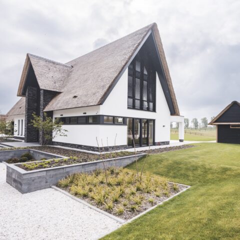 Landhuis met zwembad, Numansdorp