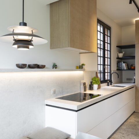 Moderne witte keuken