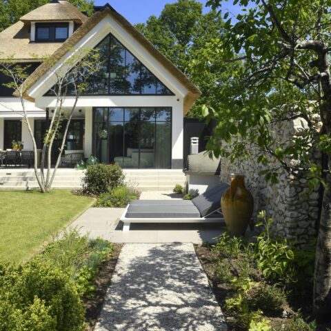 Lichte villa met Rieten Dak