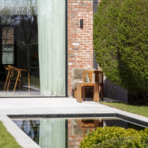 Prachtige totaalrenovatie met minimal schuifraam