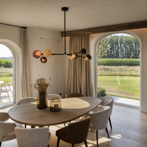 Woning met veelzijdig buitenschrijnwerk