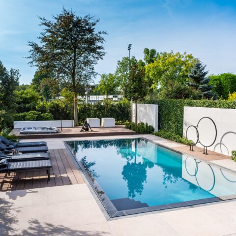 Luxe overloop/spiegel zwembad + spa te Valkenswaard