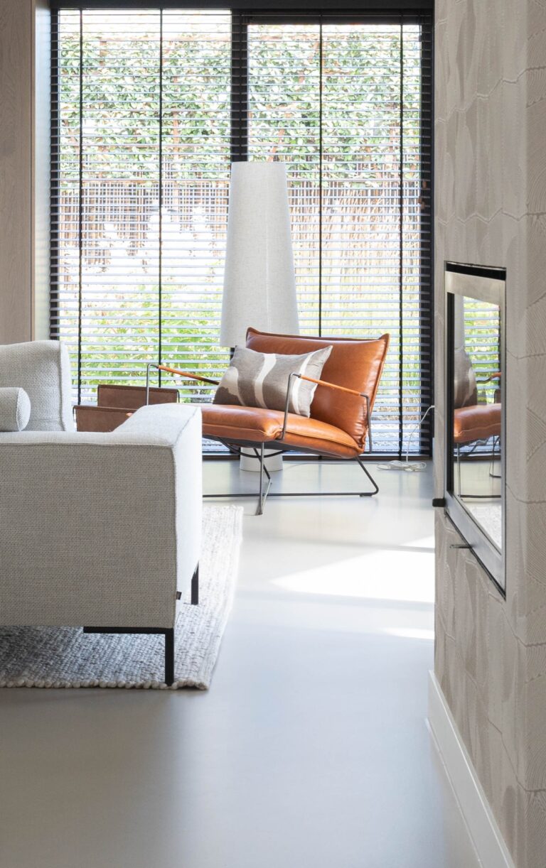 Luxury interior with cast floor