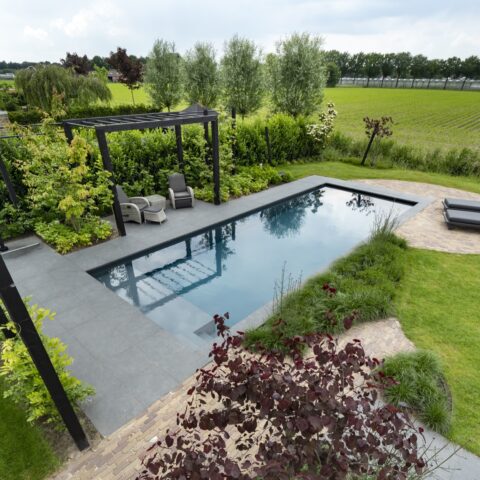 Project Prinsenbeek – Skimmer foliezwembad met zit-ligplateau