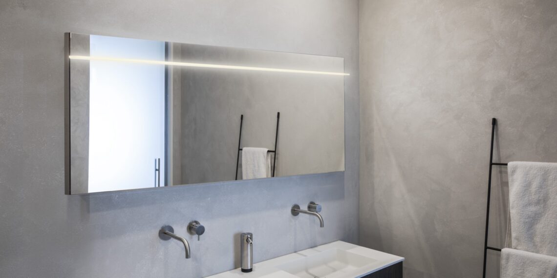 Beautiful Line mirror including LED lighting and mirror heating