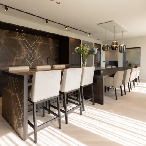 Contemporary & sleek