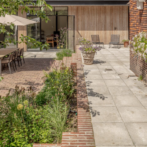 Atmospheric outdoor room