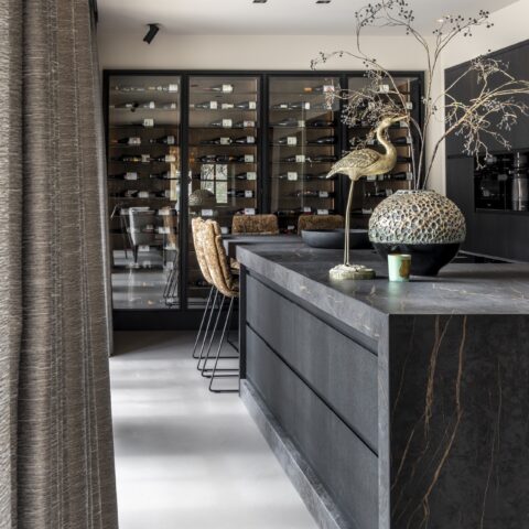 Renovation villa in Zeeland with cast floors and wall panels