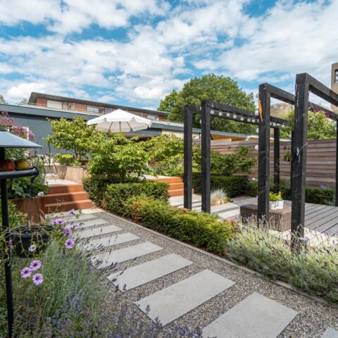 Ipe vlonder in tuin met hoogteverschil