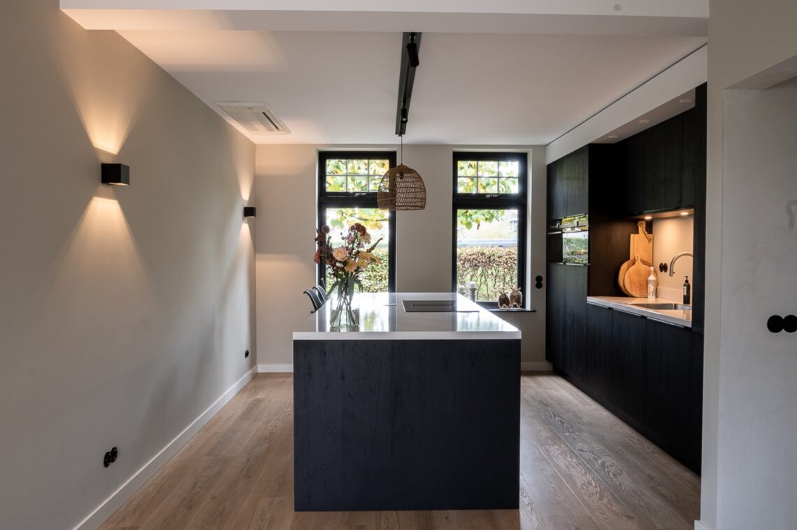 Moderne keuken met landelijke touch