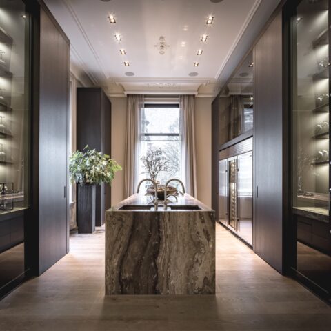Design keuken met luxe wijnbewaarkast