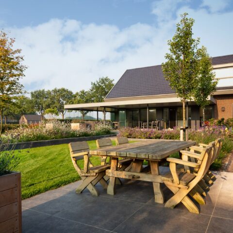 Landschappelijke tuin met paardenweide