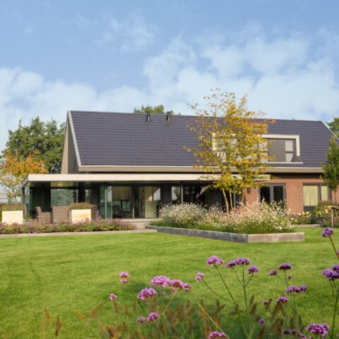 Landschappelijke tuin met paardenweide