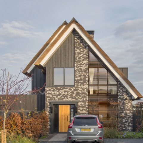 Stylish detached house in Blaricum equipped with four unique slat systems