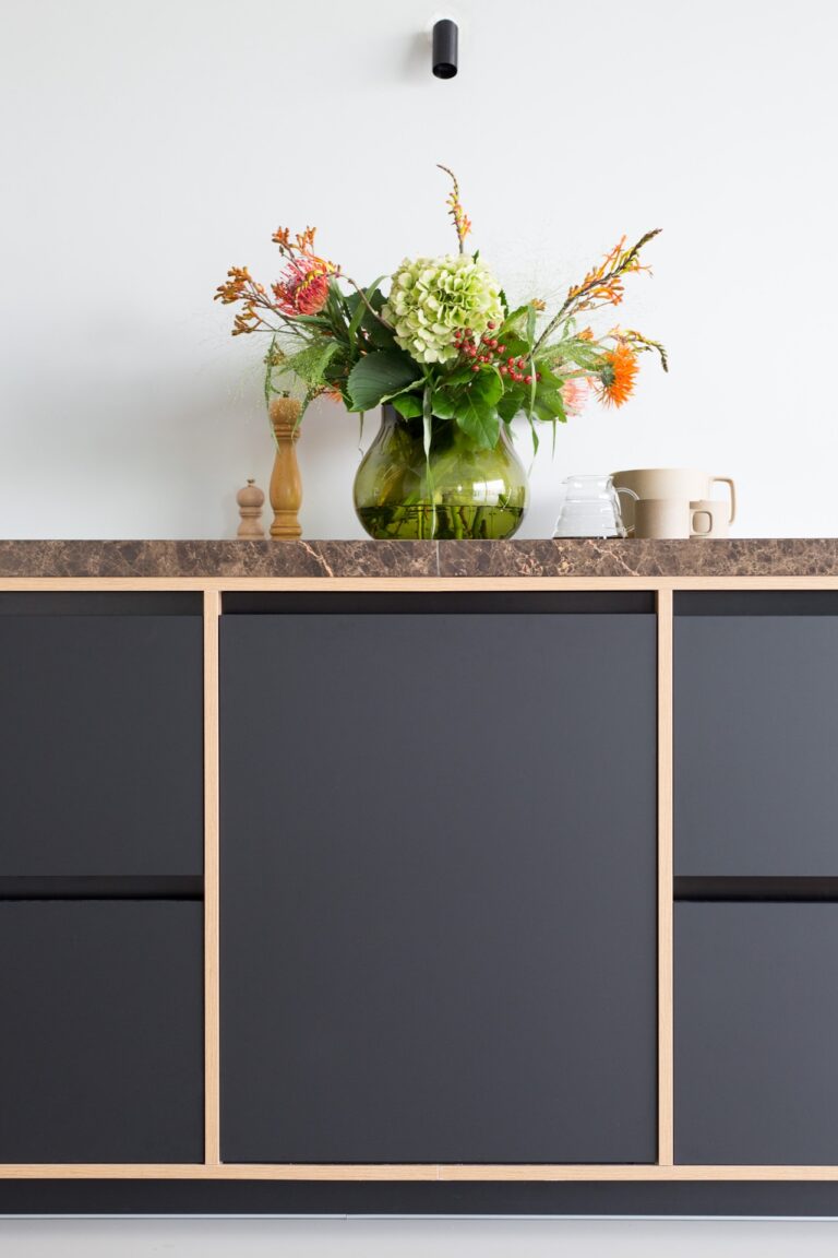 Kitchen with natural materials