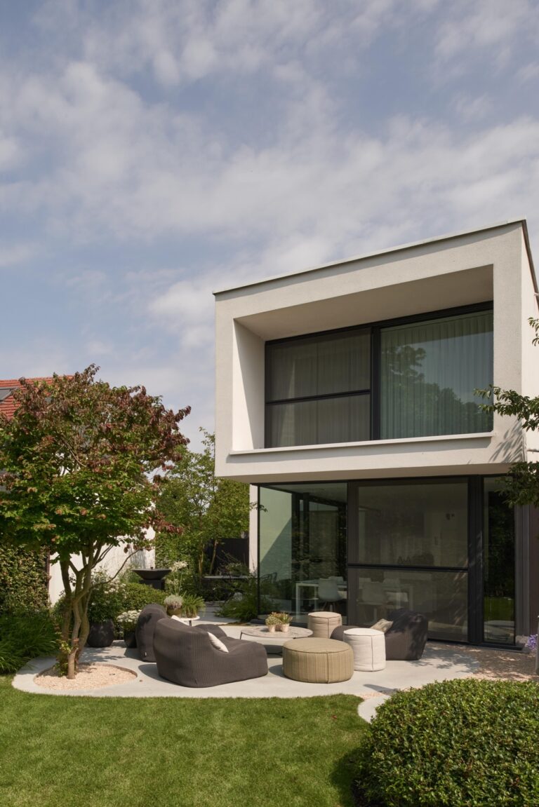 Organic forms at sleek home