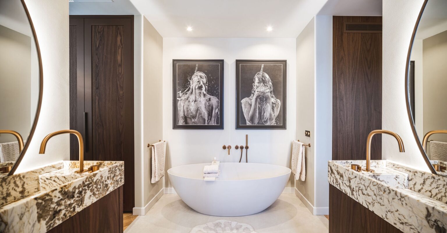 Stunning Luxury Apartment Interiors Features image