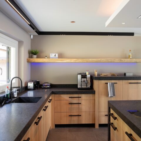 Custom kitchen in a modern bungalow
