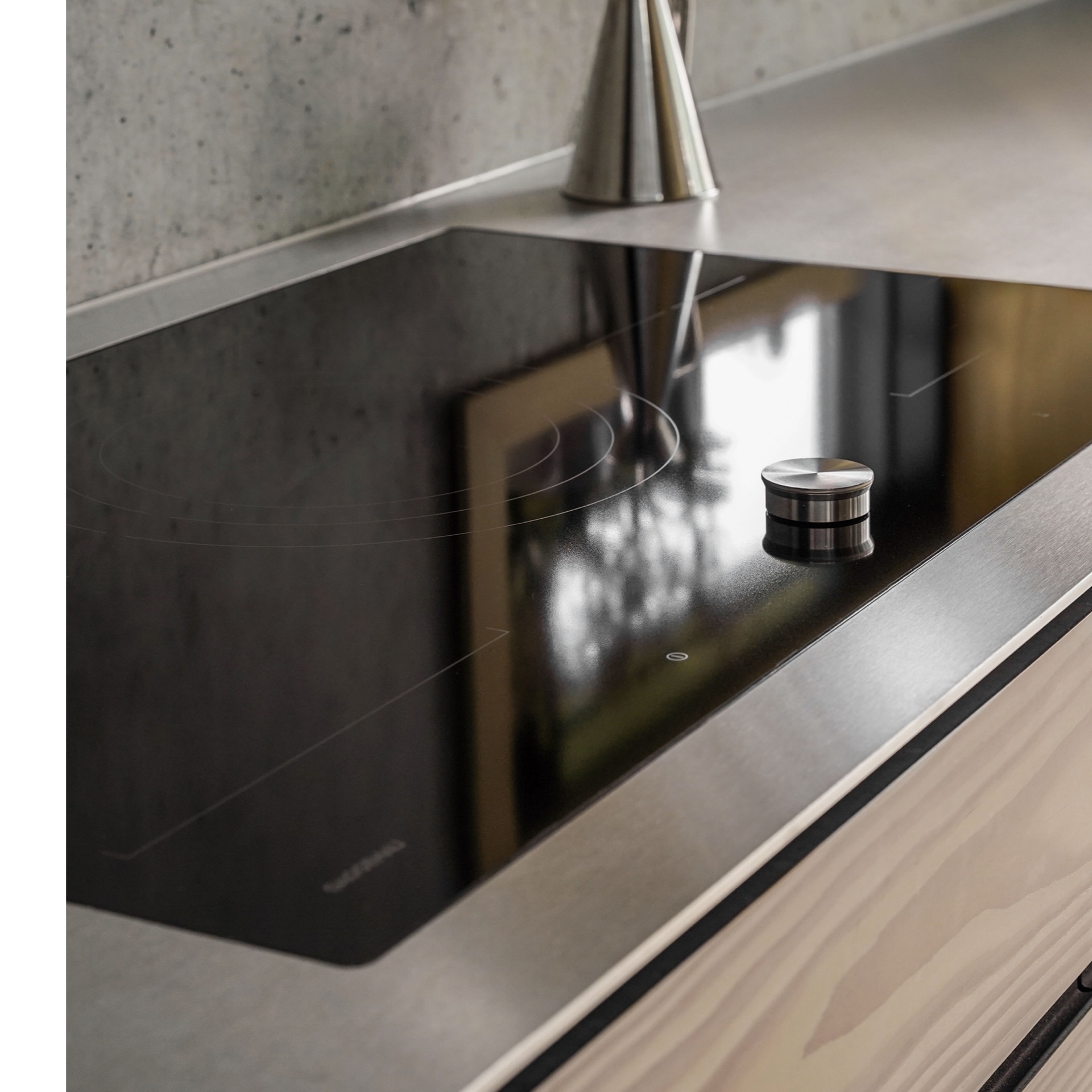 Gaggenau beach house, luxury beach house, modern concrete house, luxury kitchen, induction plate,Sink,Sink Faucet,Indoors,Interior Design,Kitchen,Cooktop,Tap,Aluminium,Tabletop,Double Sink, Luxury, Design, Exclusive, Modern, Custom Made, Special, Beautiful