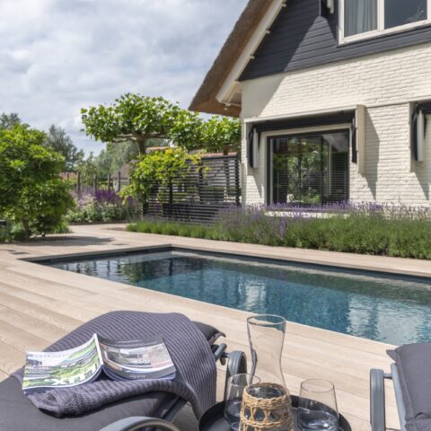 Waterpret te midden van groen