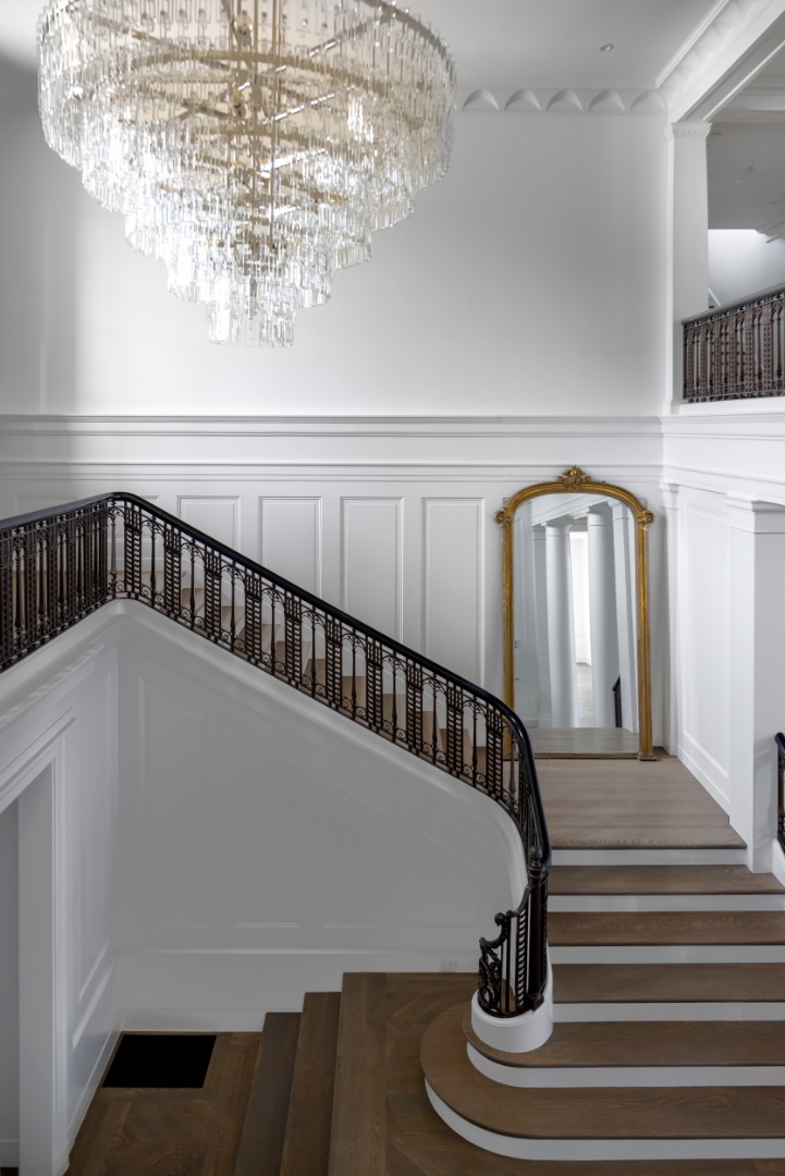 Indoors,Foyer,House,Housing,Staircase,Hot Tub,Chandelier,Interior Design,Living Room,Handrail, Luxury, Design, Exclusive, Modern, Custom Made, Special, Beautiful