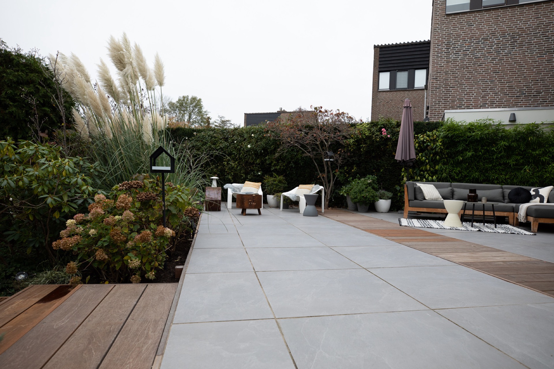 Backyard,Outdoors,Yard,Floor,Plant,Path,House,Housing,Patio,Walkway, Luxury, Design, Exclusive, Modern, Custom Made, Special, Beautiful