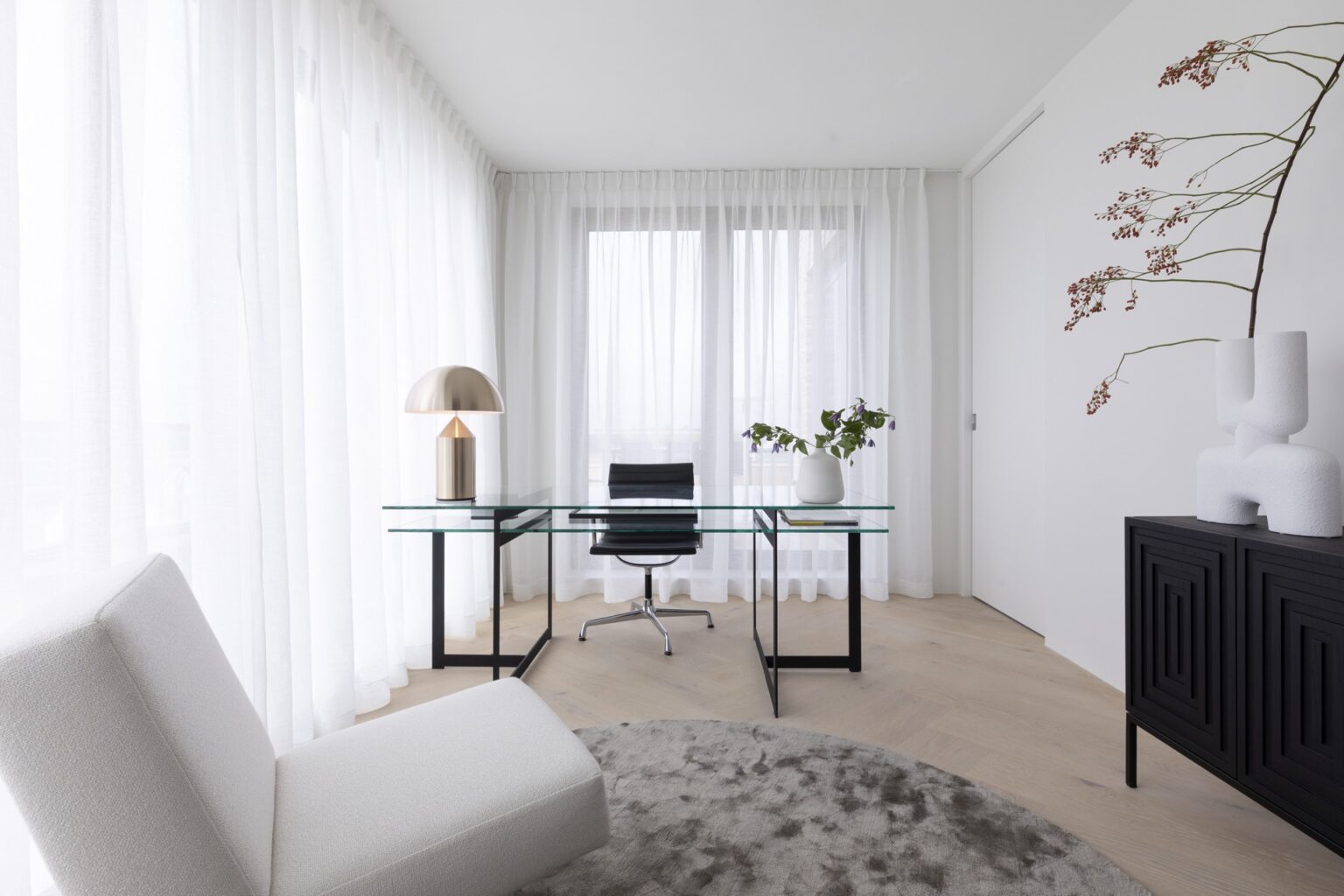 Curated visual reference: Luxe Penthouse Hoog Design Photo Inspiration